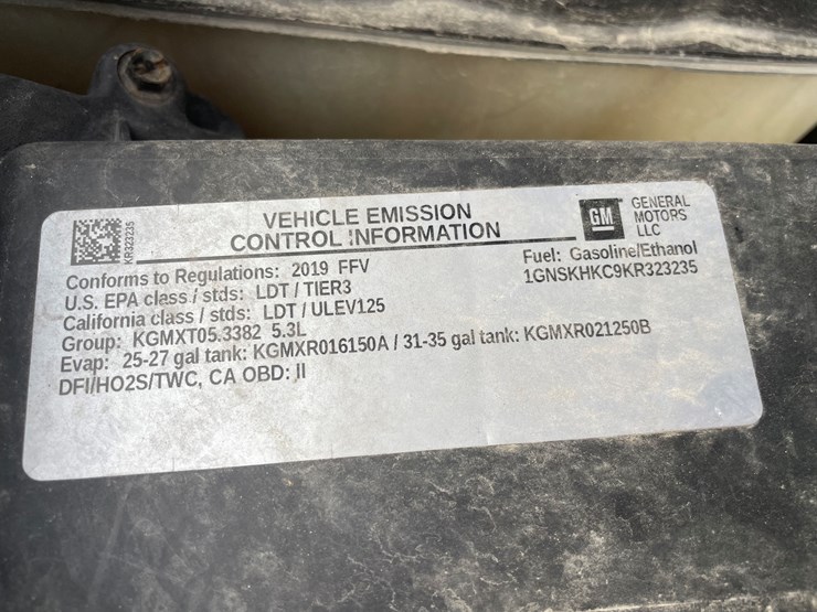 2019-chevrolet-suburban-image-43