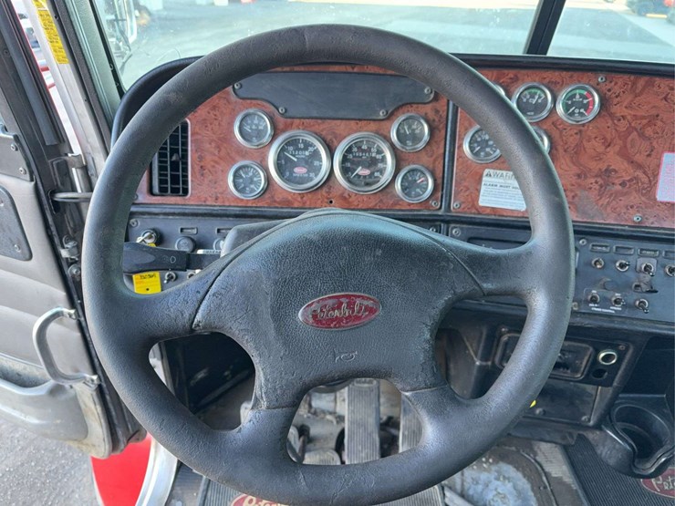 2004-peterbilt-357-image-78
