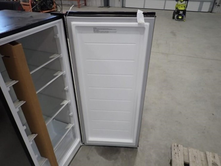vissani-7.1-cu-ft-upright-freezer-image-8