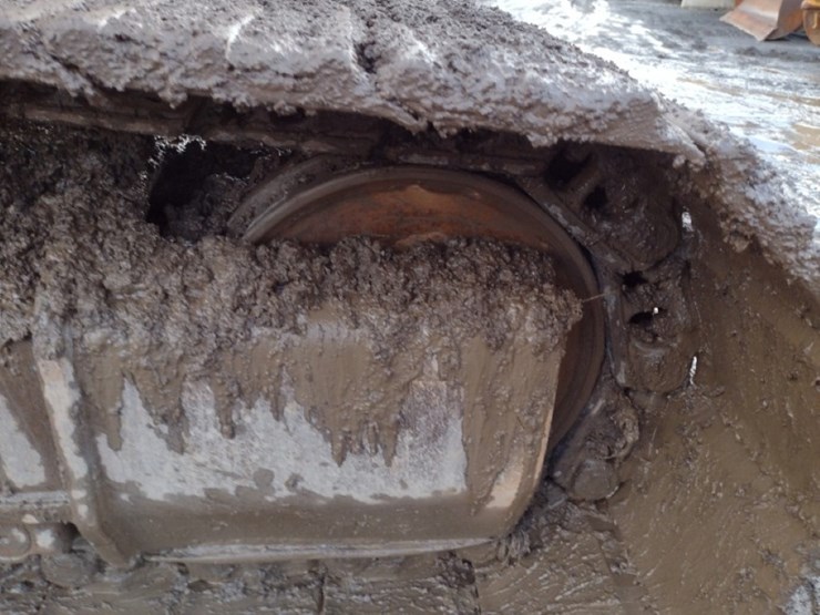 caterpillar-325d-image-26