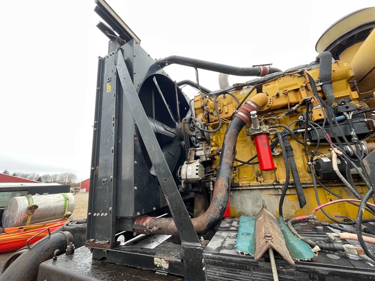 international-4900-image-48