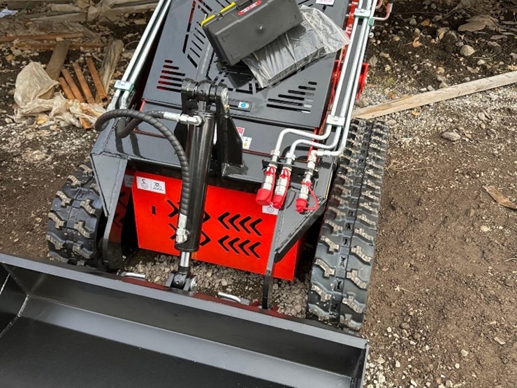 new-sdlool-co-mini-stand-on-skidloader-model-sl380-image-7
