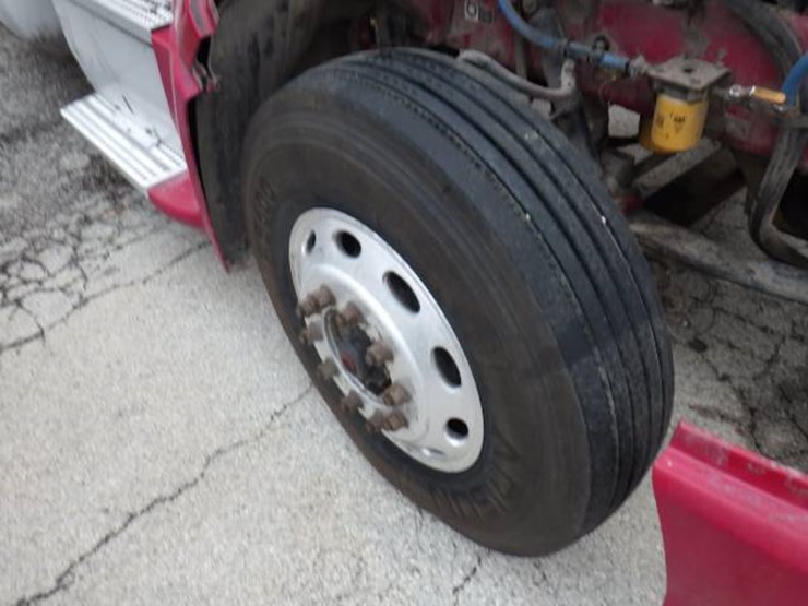 peterbilt-386-image-31