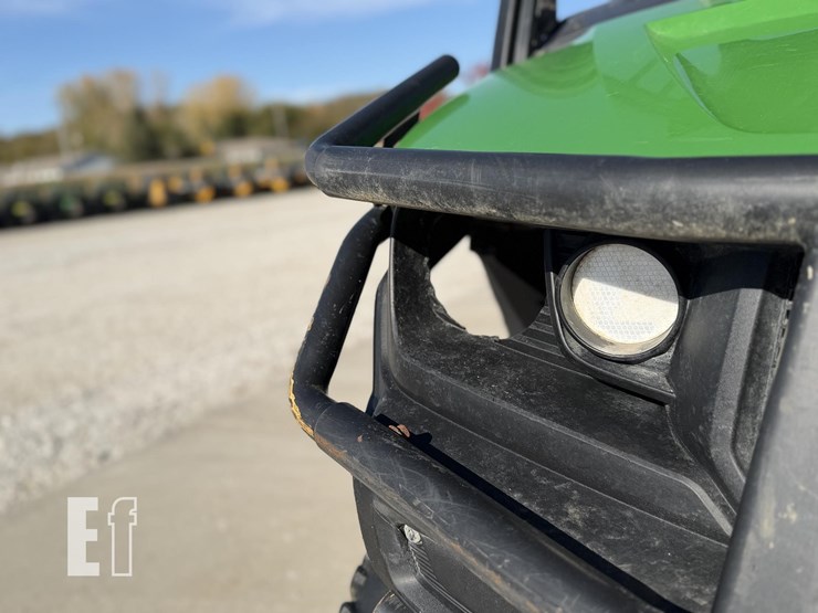 john-deere-gator-xuv-835m-image-11