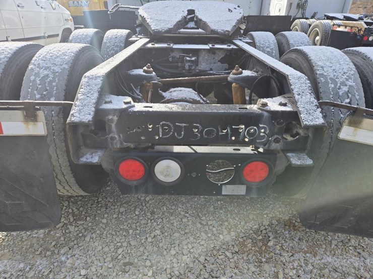 2013-kenworth-t660-image-21