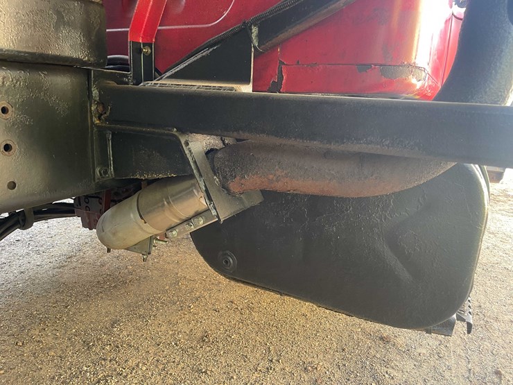 international-4900-image-39