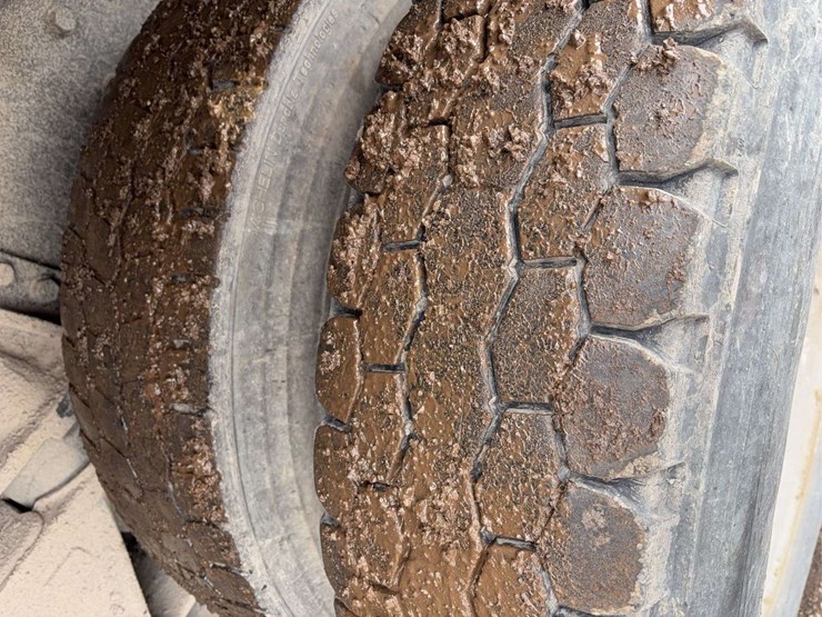 1996-international-5000-image-26