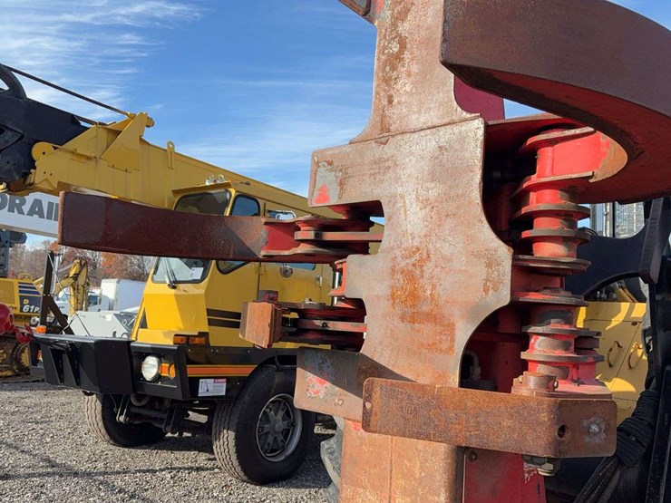 caterpillar-563c-image-36