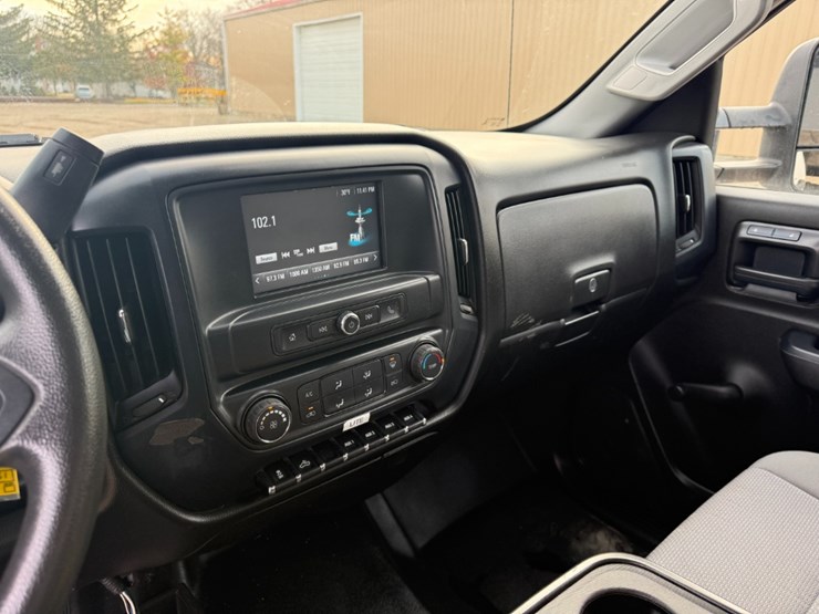 chevrolet-silverado-3500-image-16