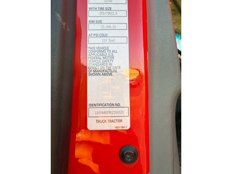 2019-kenworth-t680-image-21