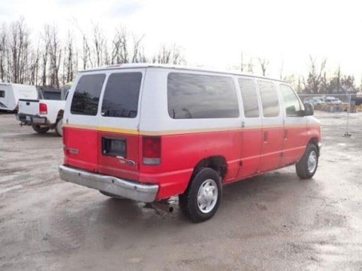 2010-ford-e350-xlt-image-5