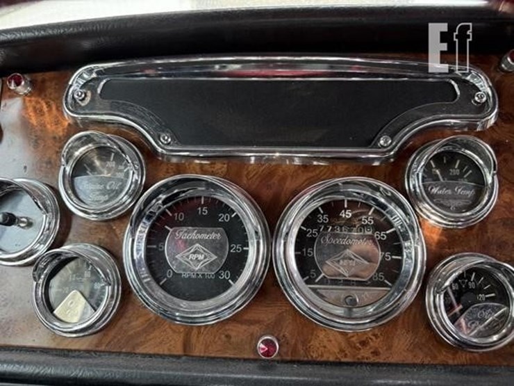 2002-peterbilt-379-image-38