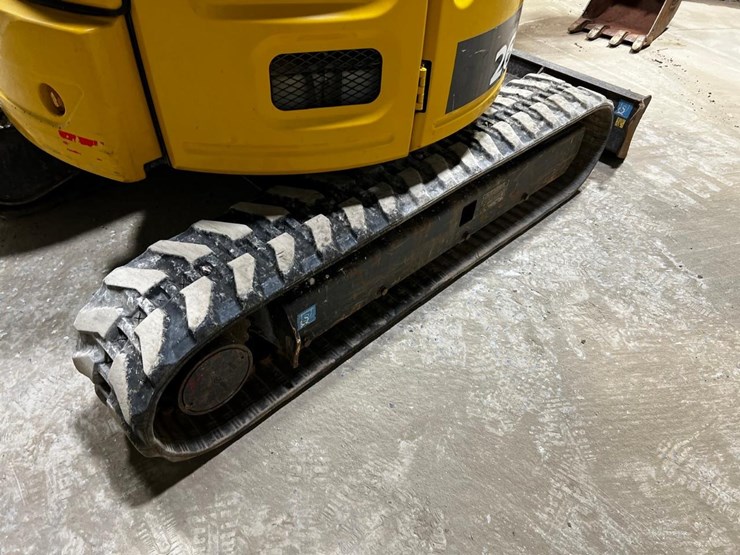 2019-deere-26g-image-21