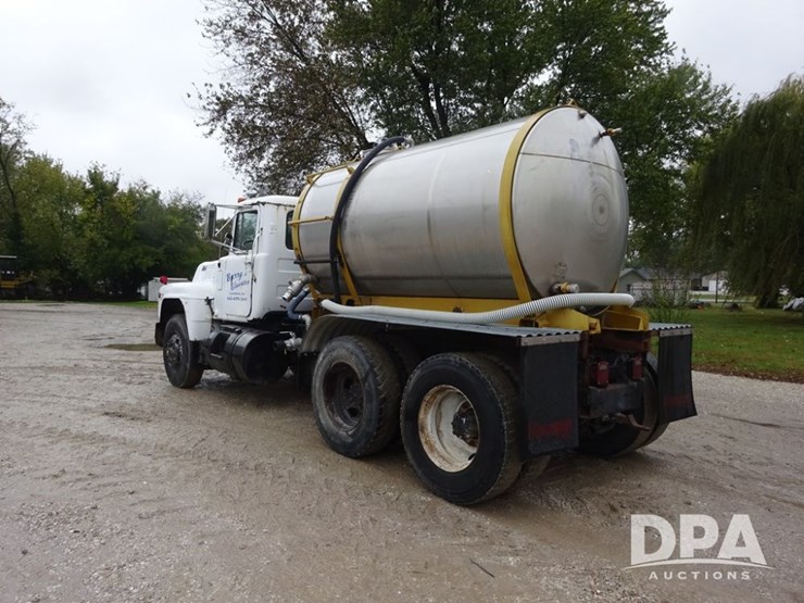 mack-r686st-image-31