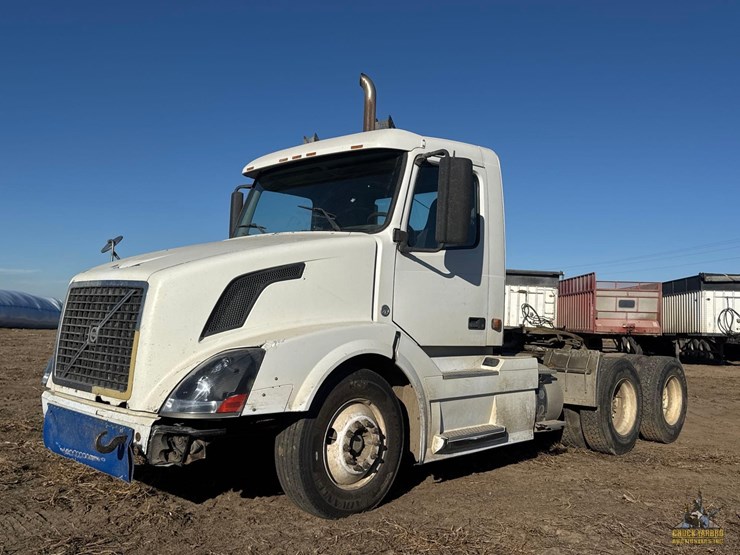 2007-volvo-vnl-semi-truck-image-1