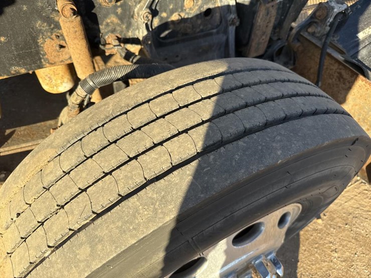 2008-peterbilt-388-image-60