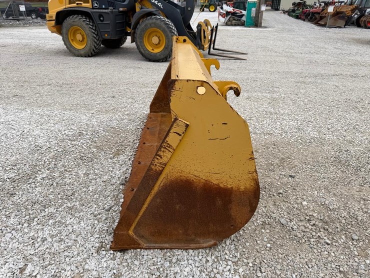 2020-deere-344l-image-30