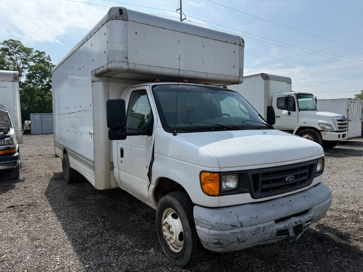 2007-ford-e450-image-2