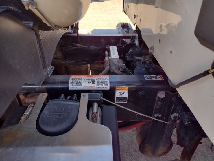 peterbilt-567-image-40