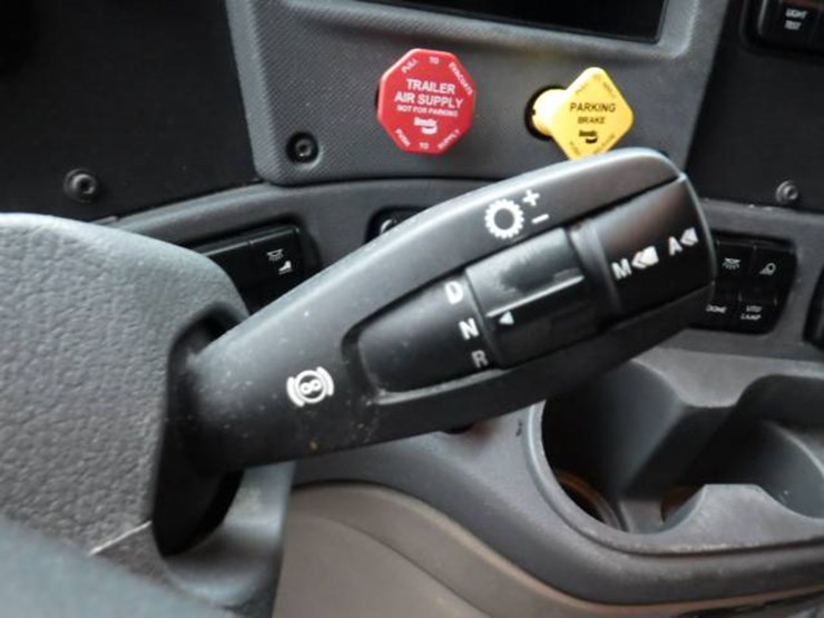 freightliner-cascadia-125-image-20