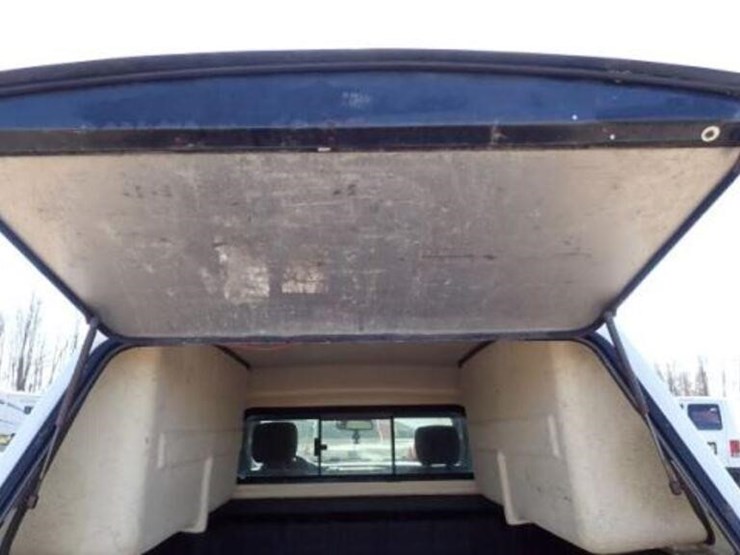 ram-1500-slt-image-36