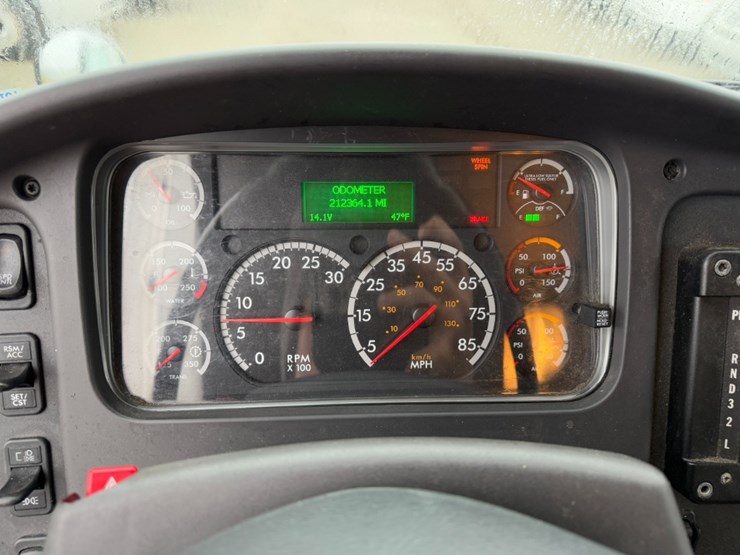 freightliner-m2-106-image-19