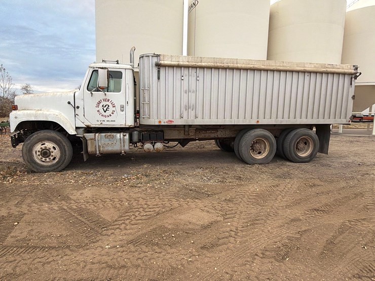 1979-international-f227-image-2