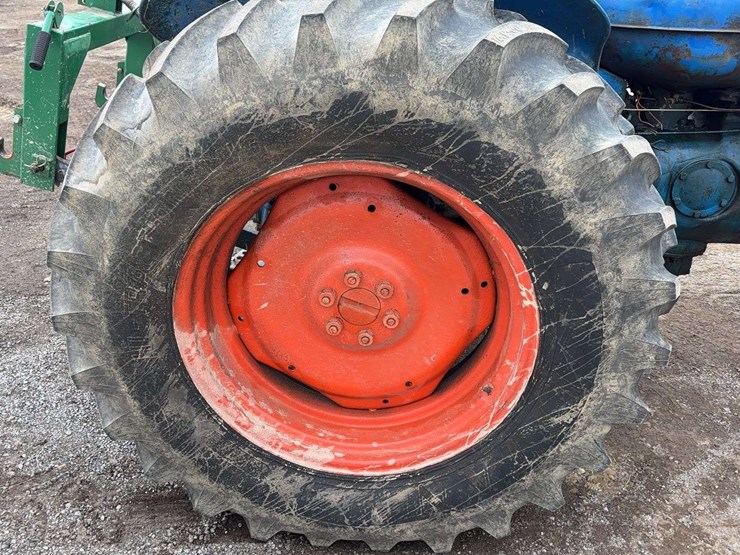 ford-tractor-image-12