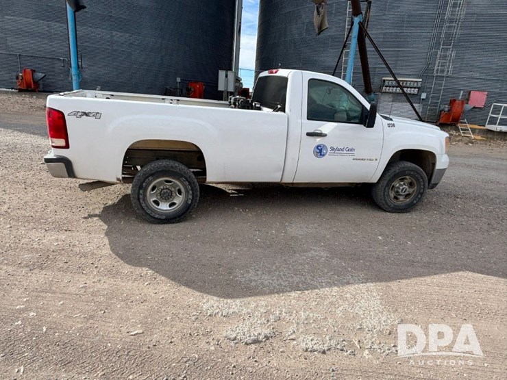 2009-gmc-sierra-2500hd-image-5