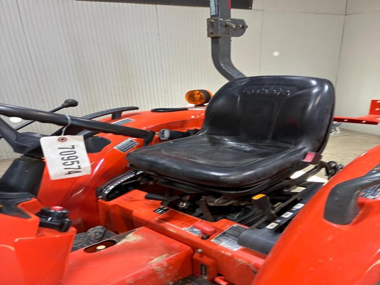 2022-kubota-l3902hst-image-20