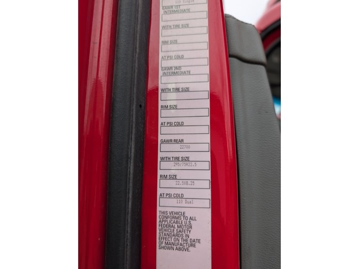 2019-kenworth-t680-image-25