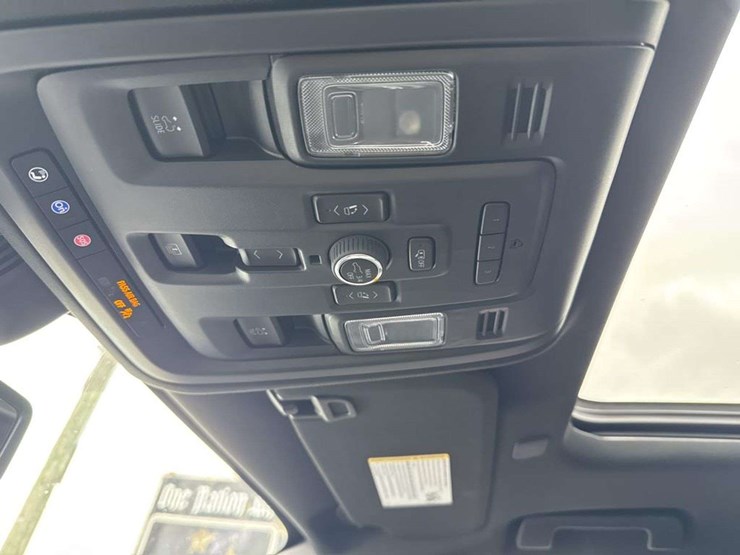 2023-gmc-yukon-denali-image-22