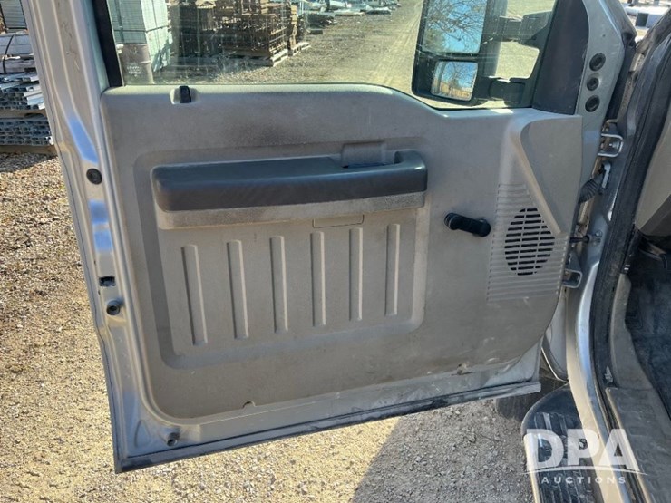 ford-f550-xl-image-40