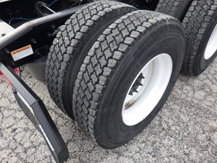 freightliner-cascadia-126-image-8