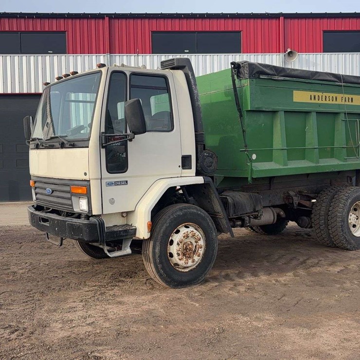 1989 FORD CF8000