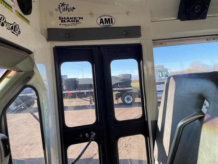 #1071-•-1999-chevy-short-bus-(has-wi-title)-image-29