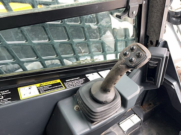 2021-deere-333g-image-7