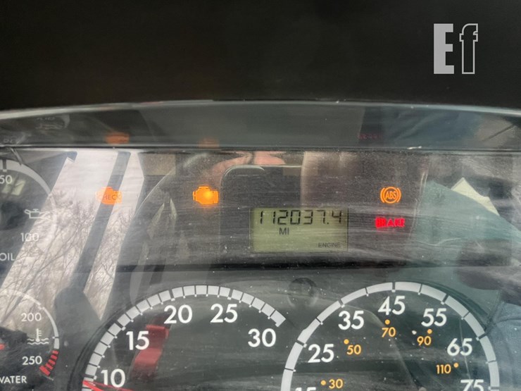 2014-thomas-saf-t-liner-c2-image-18