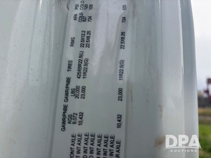 freightliner-114sd-image-72