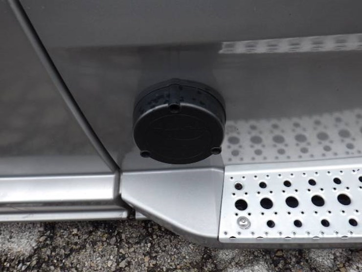 2019-freightliner-cascadia-126-image-6