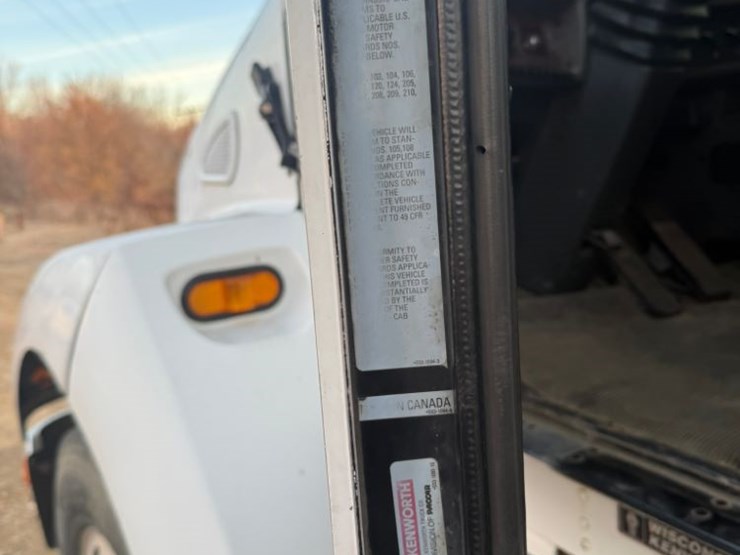 kenworth-t300-image-23