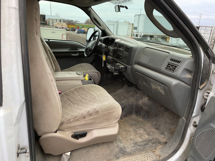 2004-ford-f450-image-27