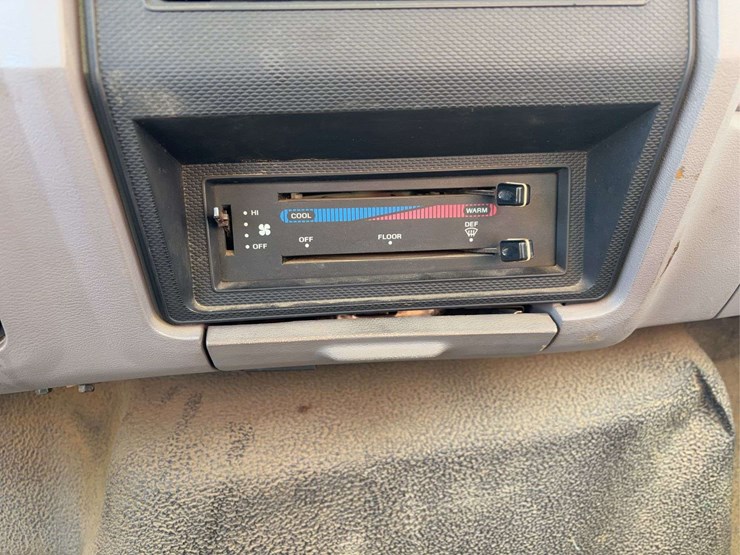 1998-ford-f800-image-36