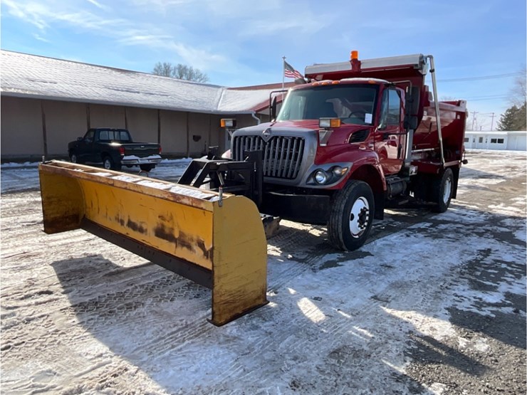 international-7400-image-2