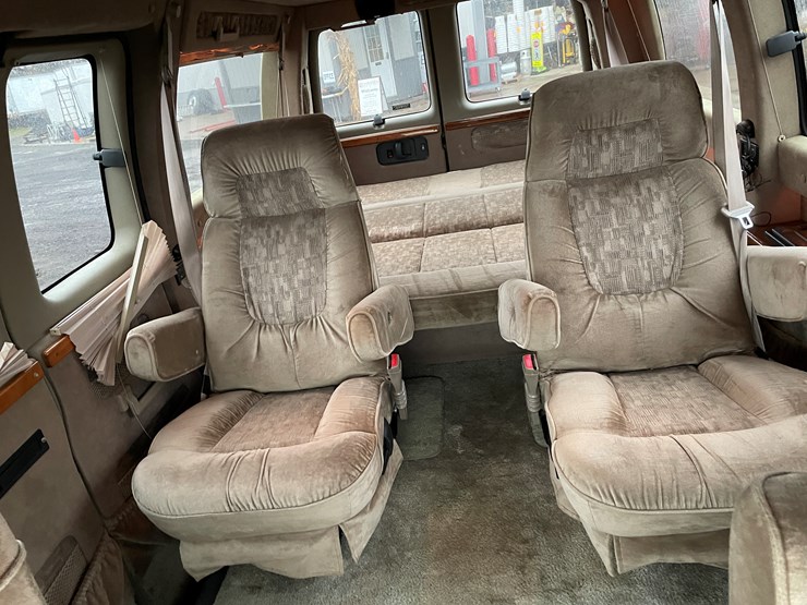 1999-chevy-3500-image-28