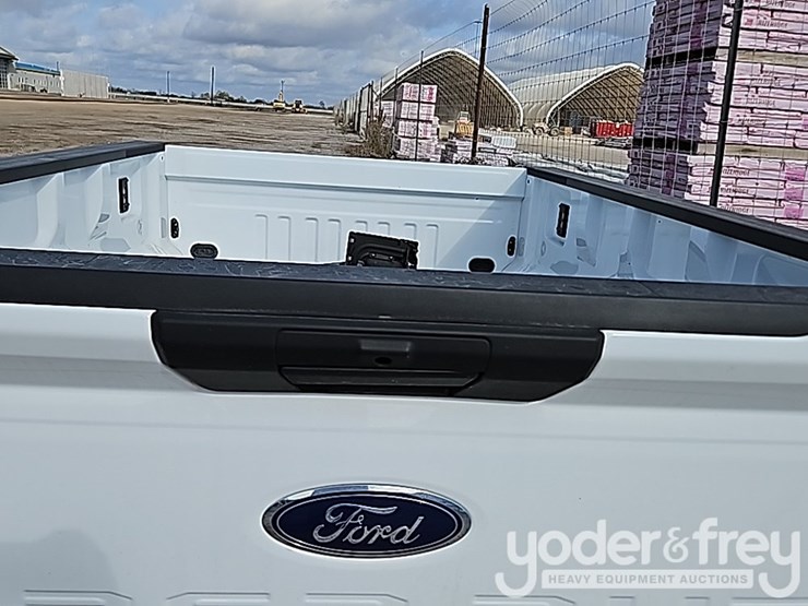 2024-ford-f350-image-14