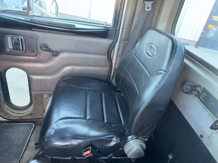 2004-peterbilt-357-image-71