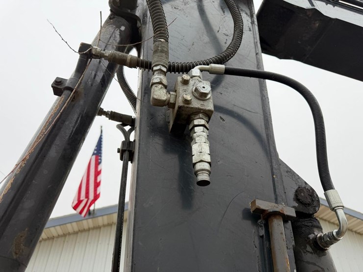 2018-deere-85g-image-10