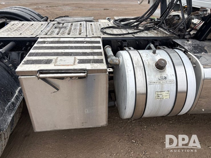 2017-mack-pinnacle-chu613-image-42