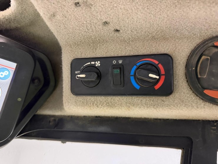 2022-bobcat-t66-image-26